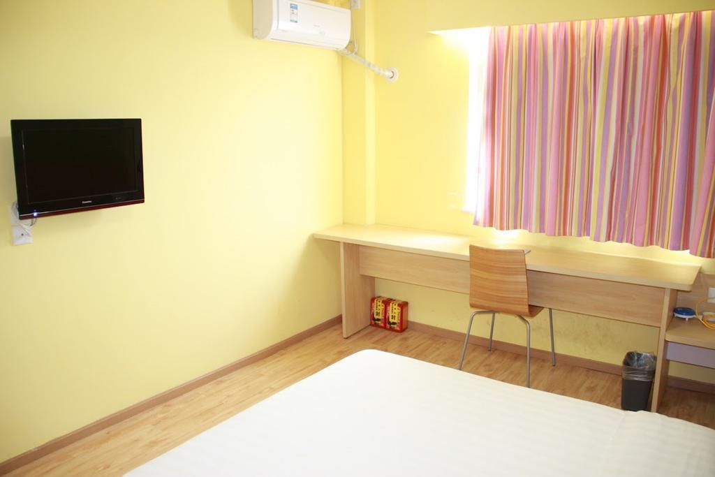 7Days Inn Foshan Dongfang Square Walmart Экстерьер фото
